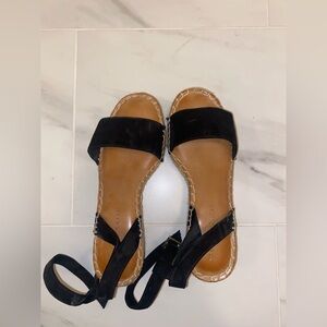 Slight platform/ heel, Excellent condition, almost brand new.